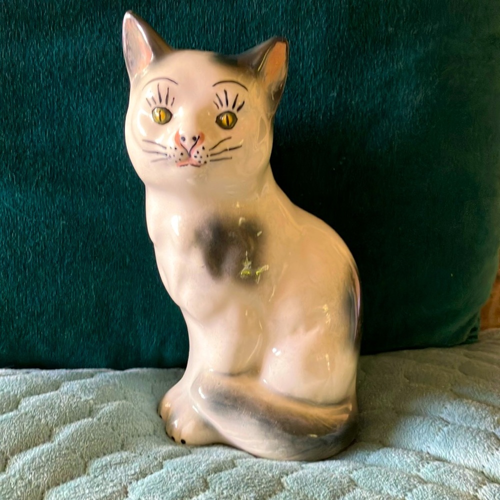 Rare Staffordshire, cat figurine
